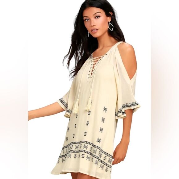 Lulus To the Sea Light Beige Embroidered Cold Shoulder Dress Womens Size Medium - Picture 3 of 14